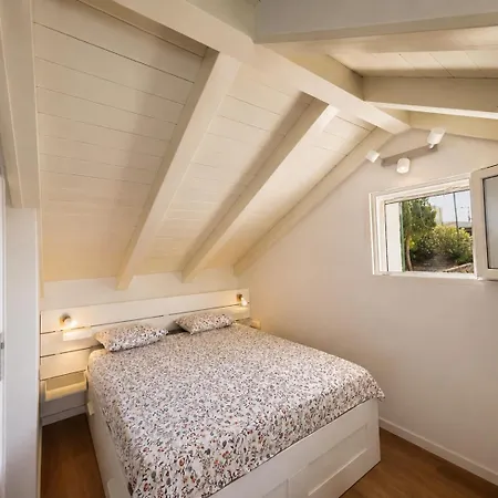 Будинок відпочинку Olive Sea House Мілна